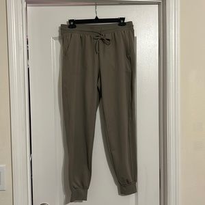 Women’s joggers